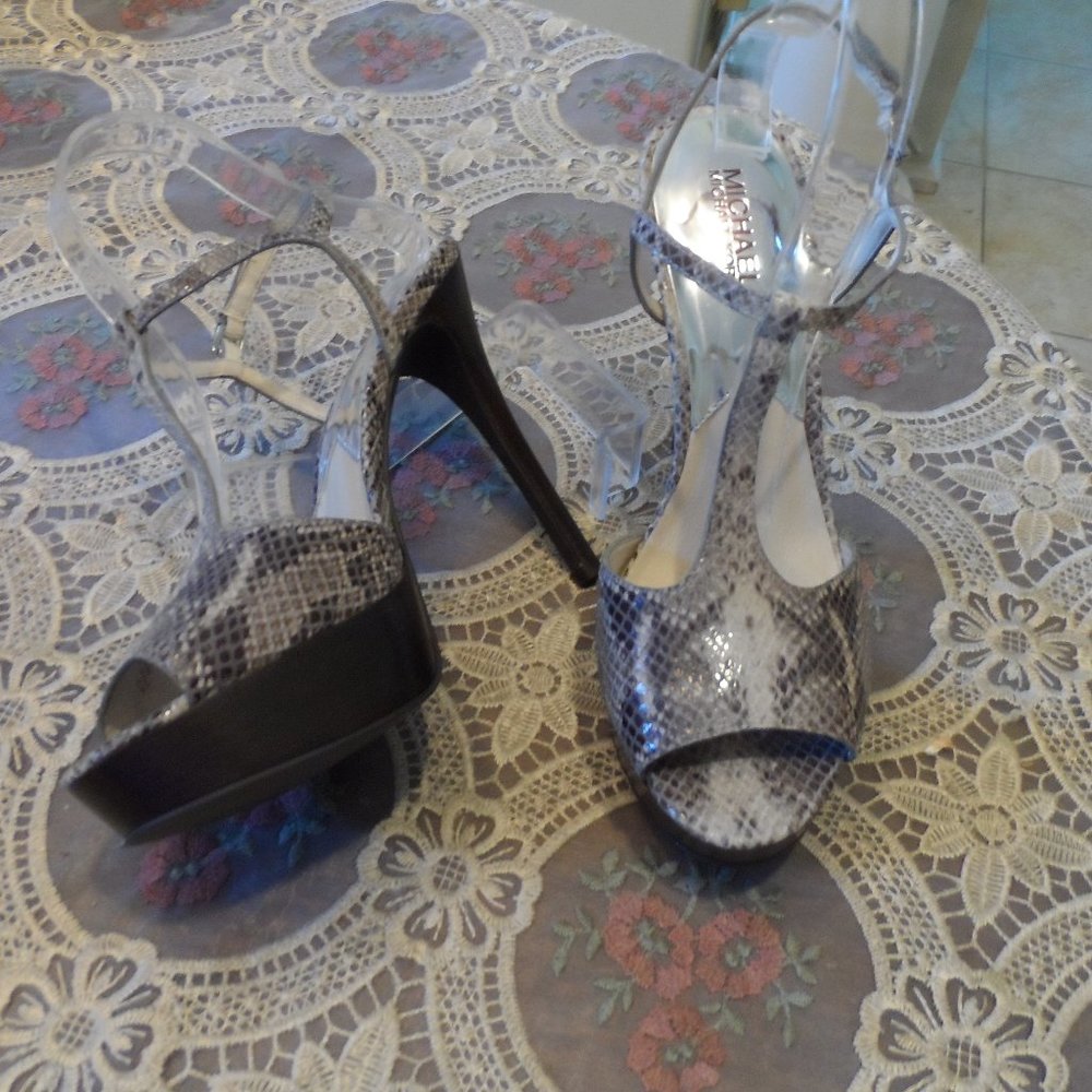 New Michael Kors Gray Python Embosed Leather T-St… - image 3